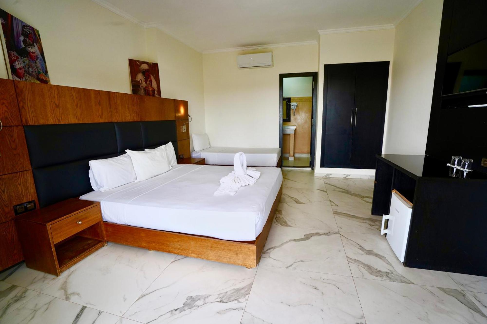Ourika Camp Suites Hotel & Resort El Harkat エクステリア 写真